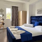 Santa Paola Σαράντα