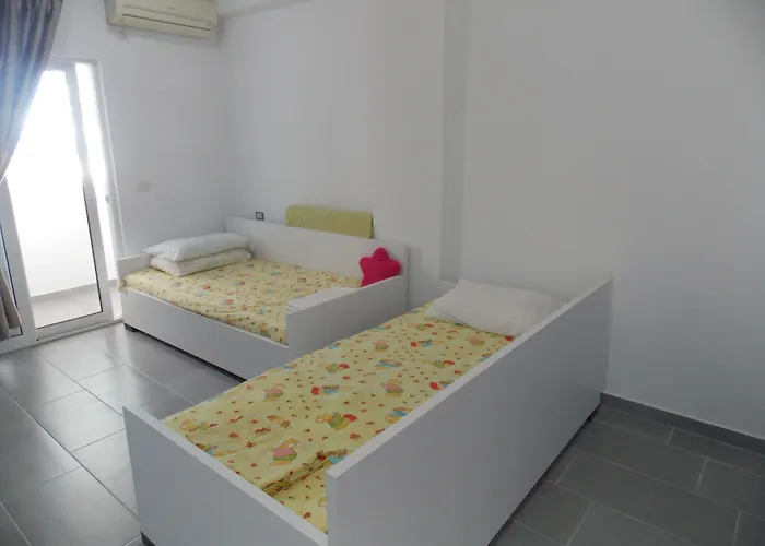 Santa Paola 公寓 Sarandë